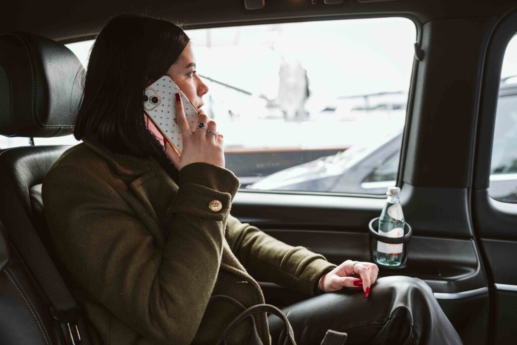 dirigenti aziendali, trasferimenti da/per aeroporti di Malpensa Linate Orio al Serio Nizza Pisa Firenze Genova. Servizi personalizzati per yachts 