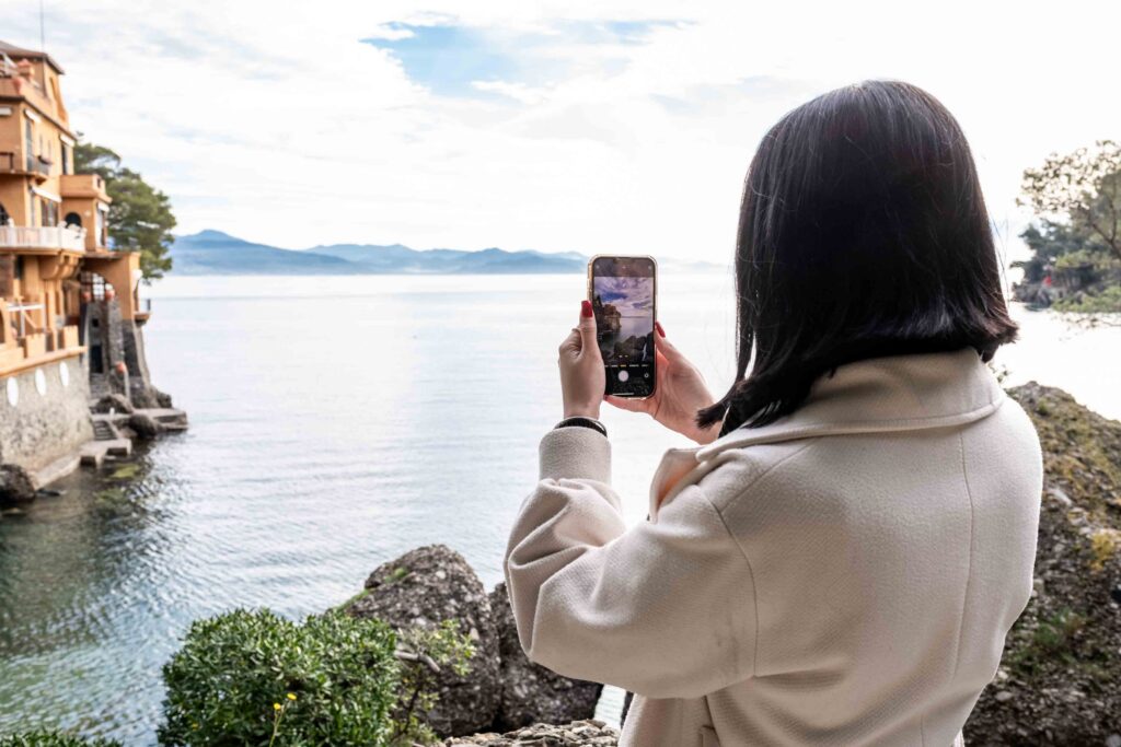 tour Portofino Camogli San fruttuoso Santa Margherita Ligure, Tour dei vini nelle Langhe. Eventi Meeting Cene aziendali Matrimoni Navette Shopping Serravalle Outlet MacArthur Village 